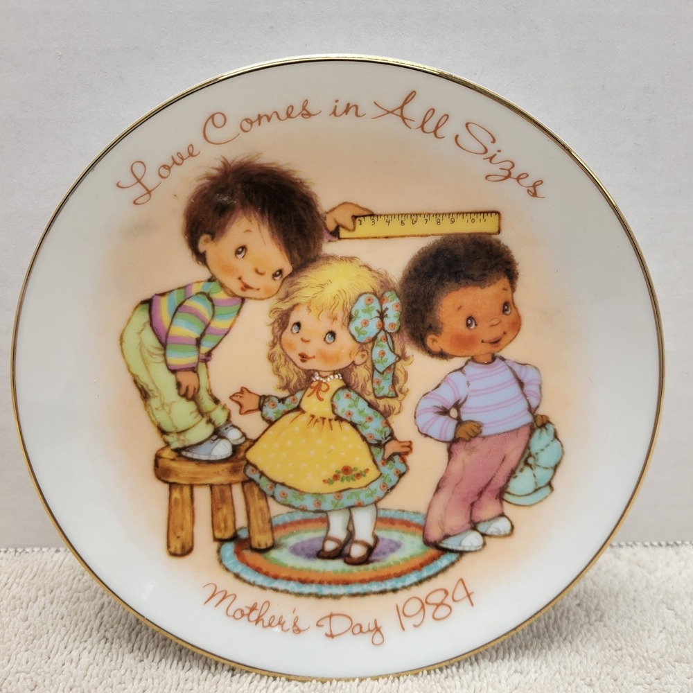 Avon Mother's Day 1984‎ Plate LoveComes in All Sizes 5 inch
